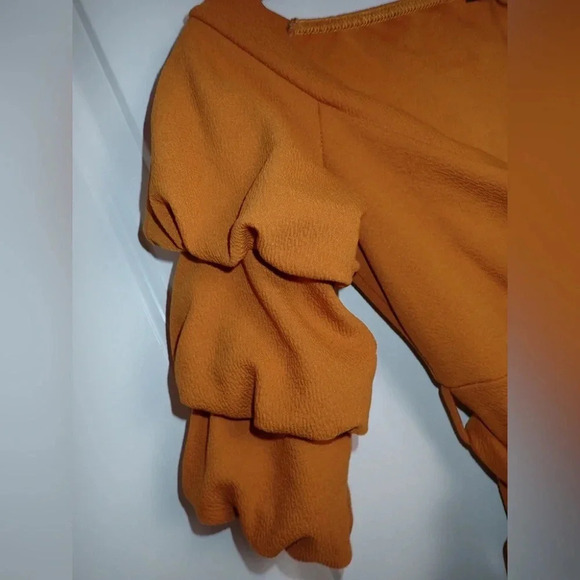 ✨New✨ Boohoo Gia Off the Shoulder Sleeve Detail Midi Dress in Amber size 12 - Picture 2 of 10